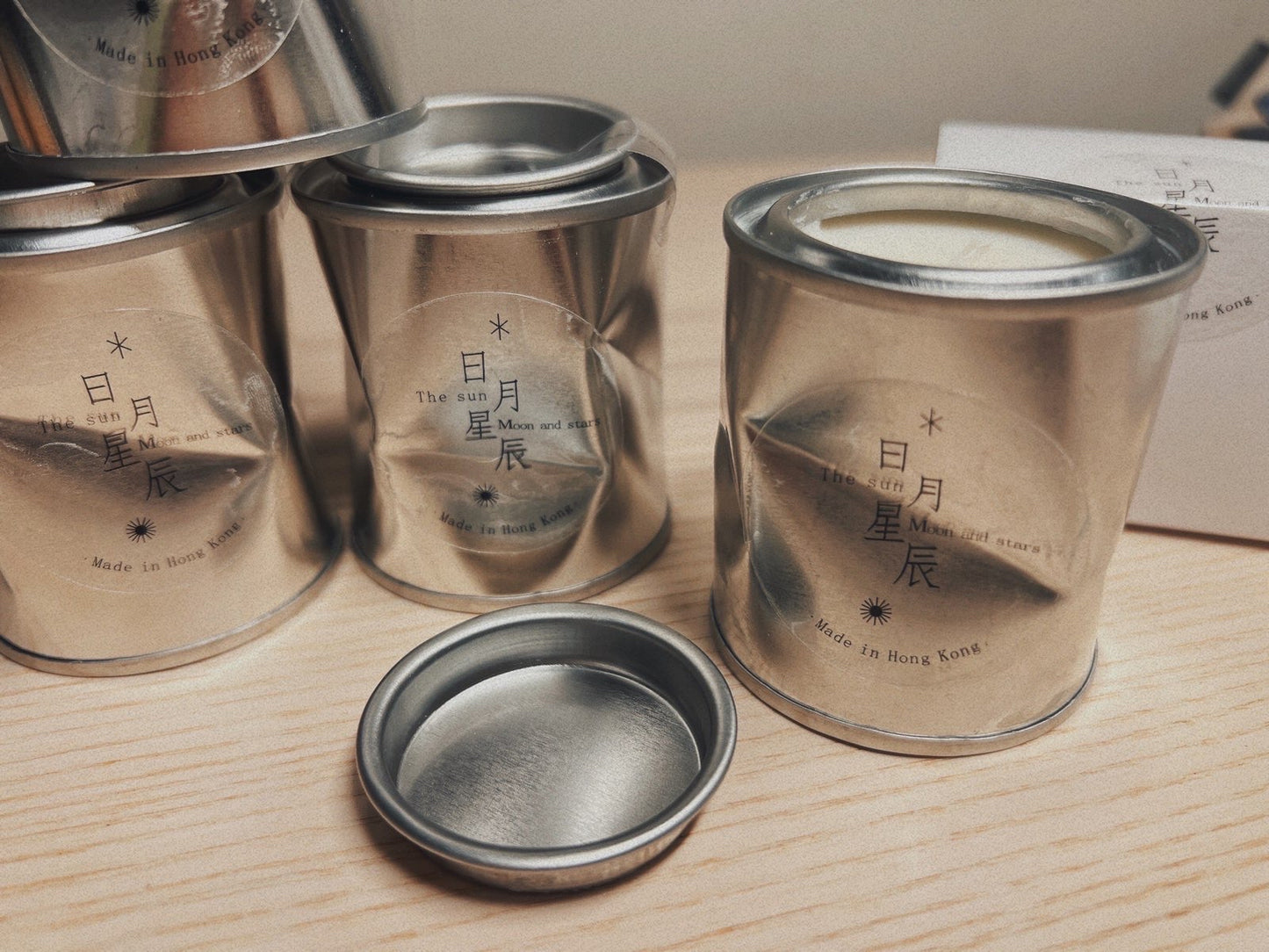 全新推出限量版新味道蠟燭🕯️
⁂芒果麝香蠟燭 𝟷𝟶𝟶𝚐
你是我心中閃耀不滅的光芒!
勇敢無悔追求真我。
( 數量有限,售完即止 )
𖧷 注意鐵罐設計,使用時及剛燃燒完後,需降溫才能接觸鐵罐,避免發生意外。